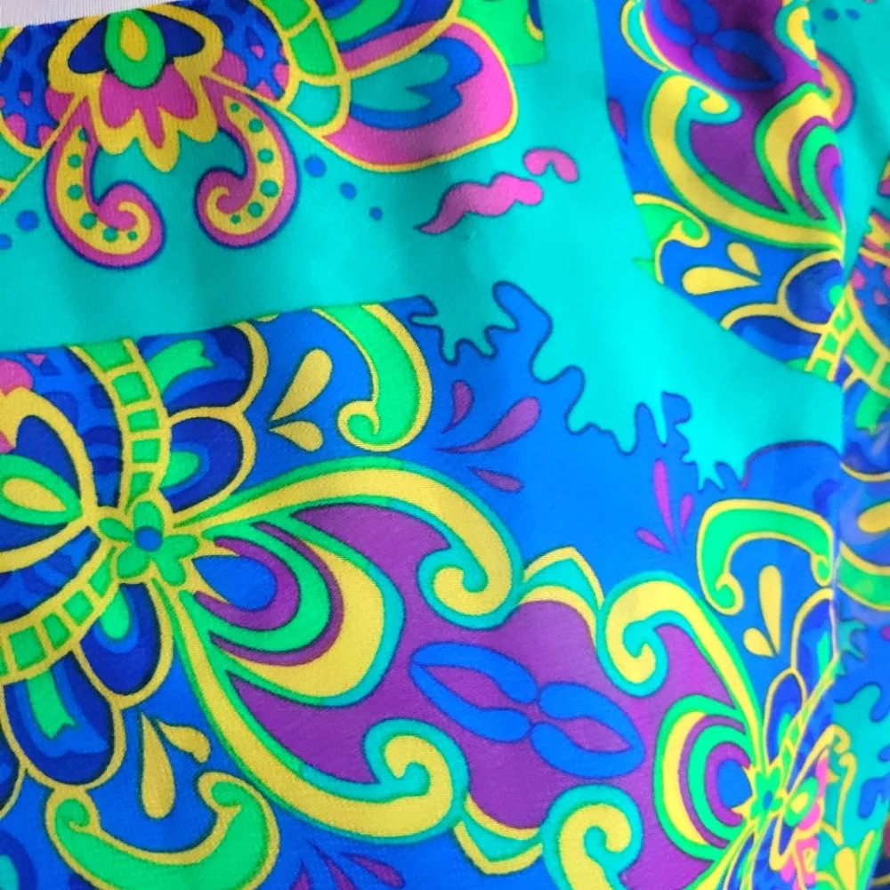 • Chadwicks • Flowy Dress • Belted Waist • Colorful Green Paisley / Size 8 - Picture 4 of 7